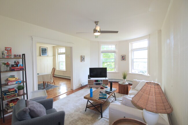 1809 Beacon St unit 3, Brookline, MA 02445 - photo 2