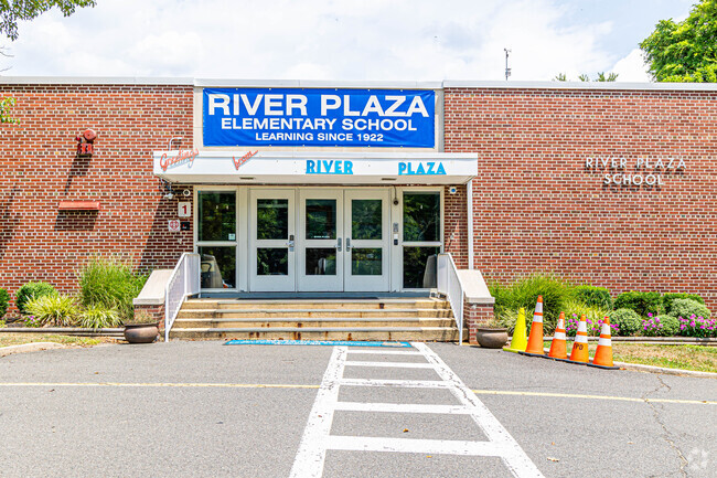 River Plaza Elementary School