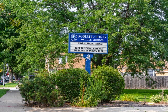 Robert L. Grimes Middle School has an overall Niche grade of B minus.
