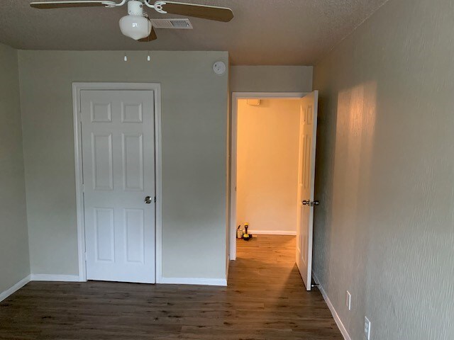 6205 Jackson Rd unit D7, Hitchcock, TX 77563 - photo 7