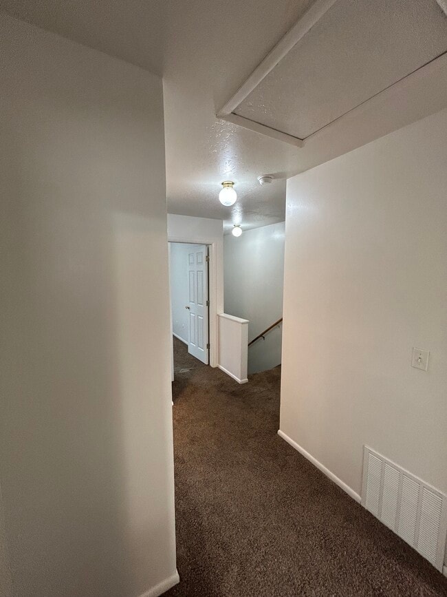 166 E 1800 N unit 2, North Logan, UT 84341 - photo 7