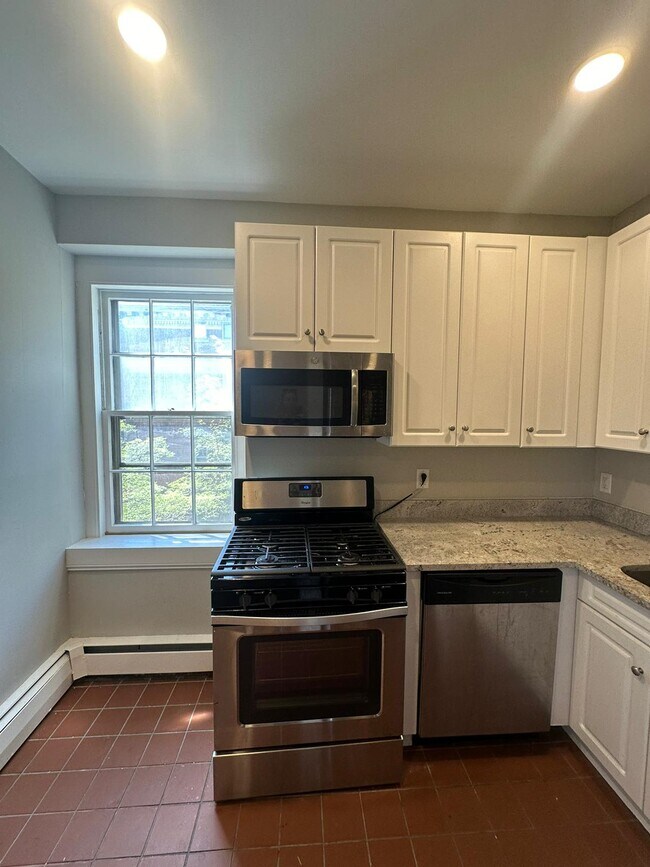 604 Chapel St unit 6, New Haven, CT 06511 - photo 4