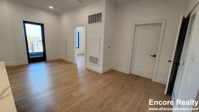 50 Leo M Birmingham Pkwy unit 609, Boston, MA 02135 - photo 3