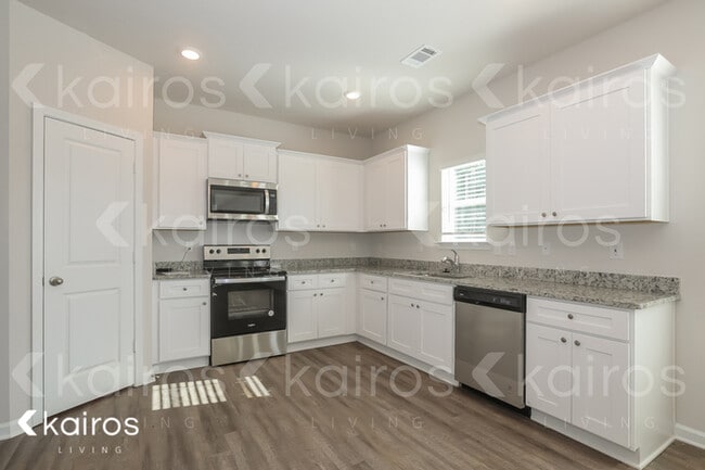 3529 Bridgewood Dr, Macon, GA 31216 - photo 4