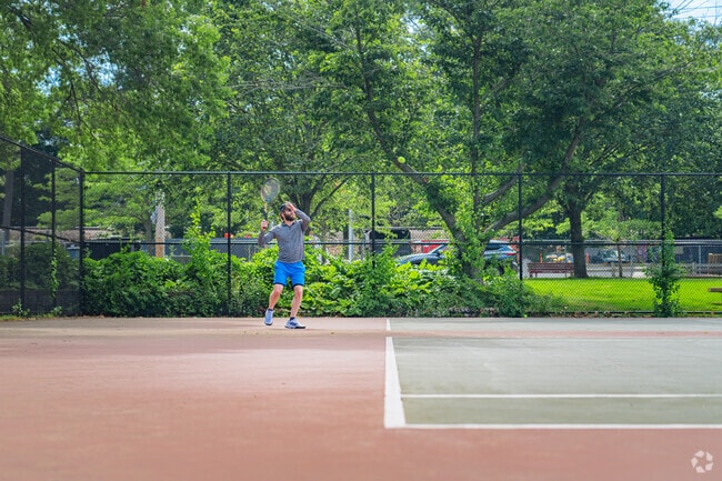 Community members of Horace Mann can enjoy some tennis matches with friends at the Lyons Tennis Courts near Ell Pond.