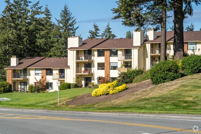 Ballinger locals can choose from apartments, condos and single family homes.