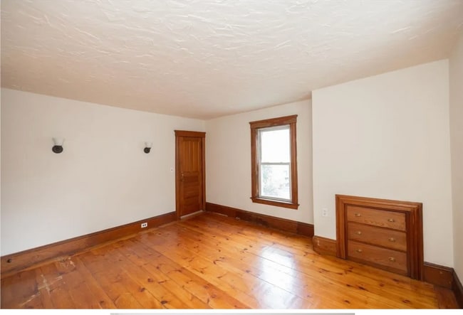 9 Englewood Ave unit Rooms, Worcester, MA 01603 - photo 3