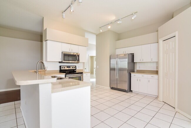 1634 Audubon Trail, Lutz, FL 33549 - photo 6