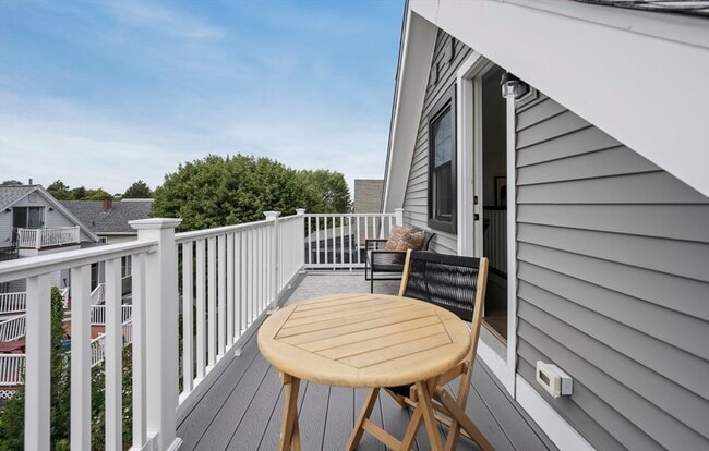 62 Governor Winthrop Rd unit 2, Somerville, MA 02145 - photo 7