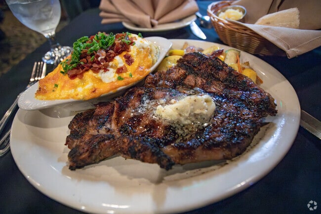 Daniella's in Lakeland may have limited space but the steak is worth the wait.