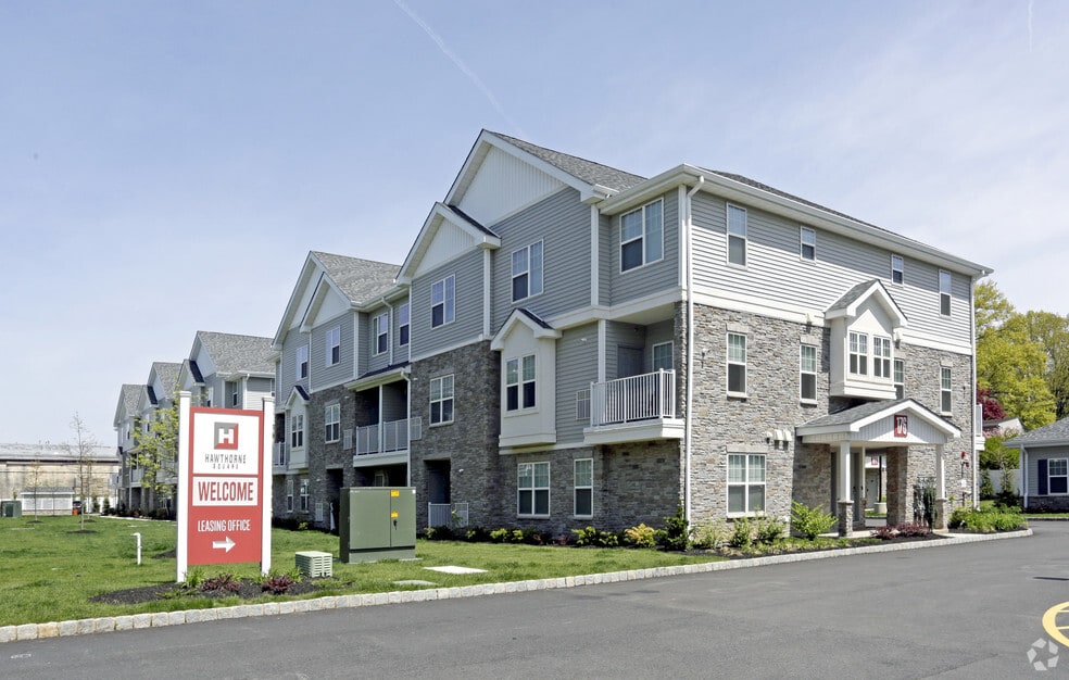 Hawthorne Square, Hawthorne, NJ 07506 - photo 1