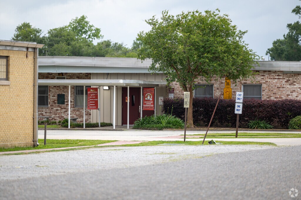 Lockport Upper Elementary School prepares students for middle school.