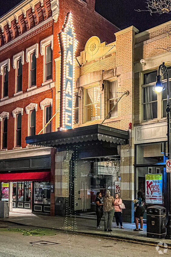 The Historic Palace Theater provides Manchester residents with entertainment options.
