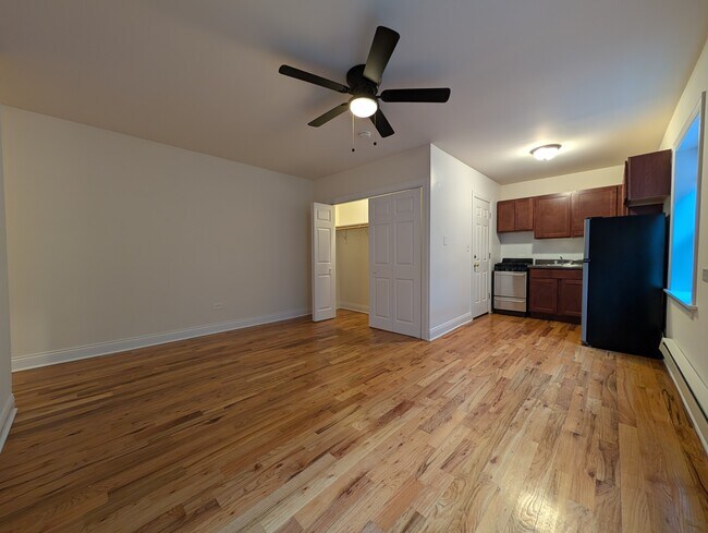 813 W Cornelia Ave unit 815-101, Chicago, IL 60657 - photo 4