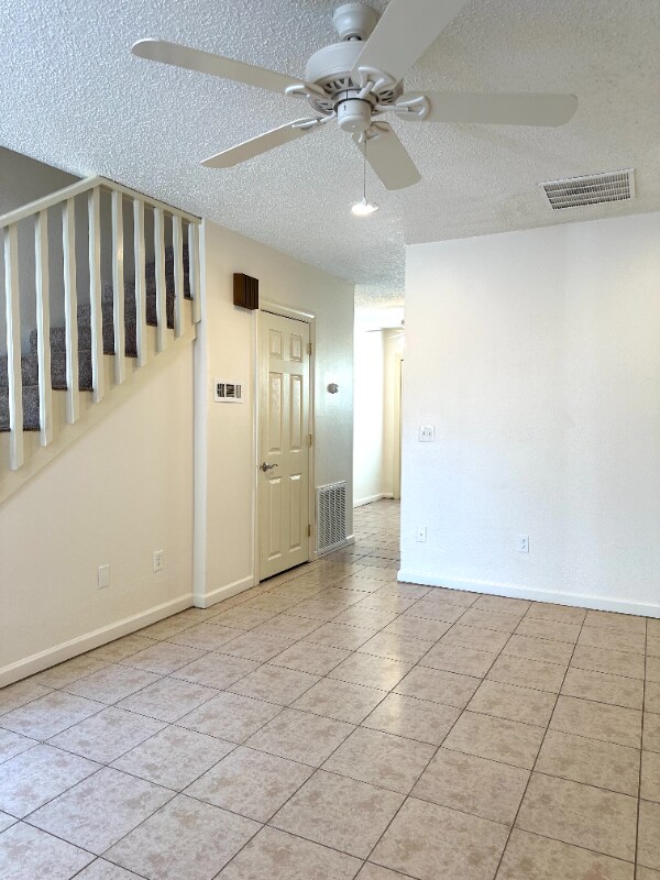 1370 N Oakland Ave, Fayetteville, AR 72703 - photo 2