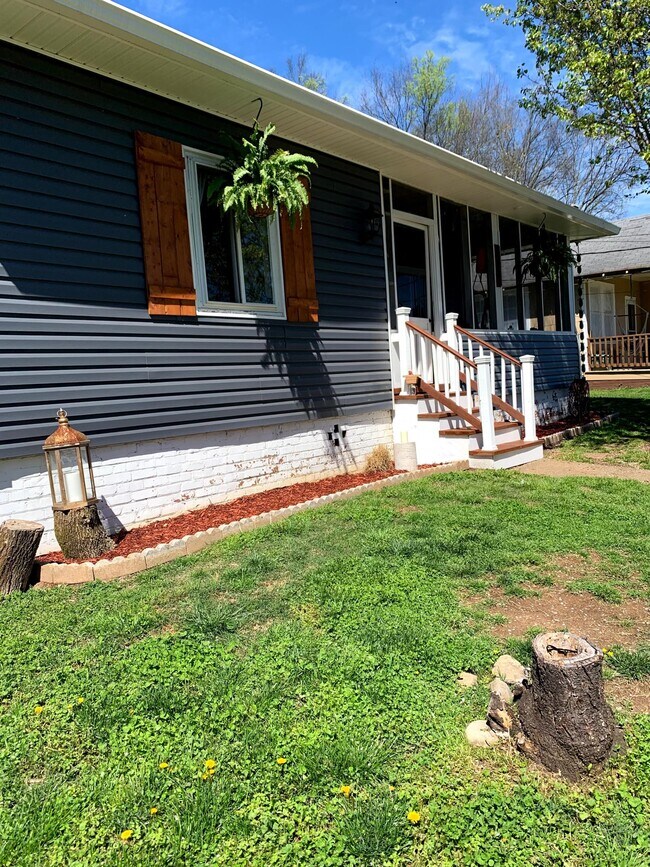 3497 Whitney St, Lupton City, TN 37377