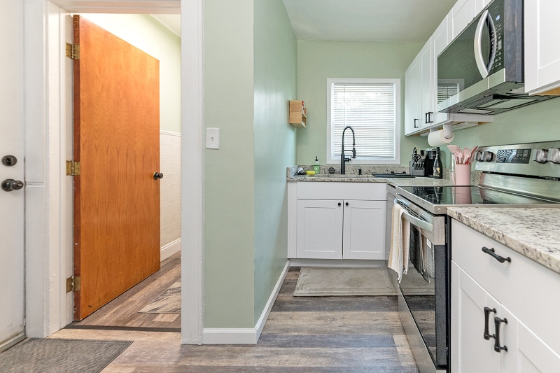 321 W Lapeer St, Lansing, MI 48933 - photo 1