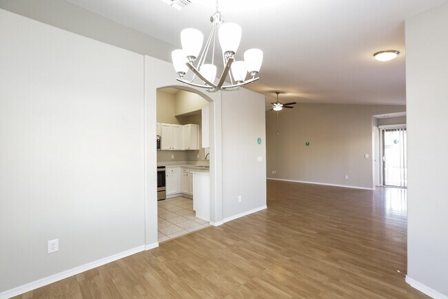 13381 W Ocotillo Ln, Surprise, AZ 85374 - photo 7