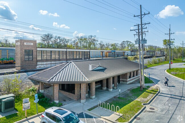 For an easy train ride to Downtown Chicago, head to the Metra for an easy trip.