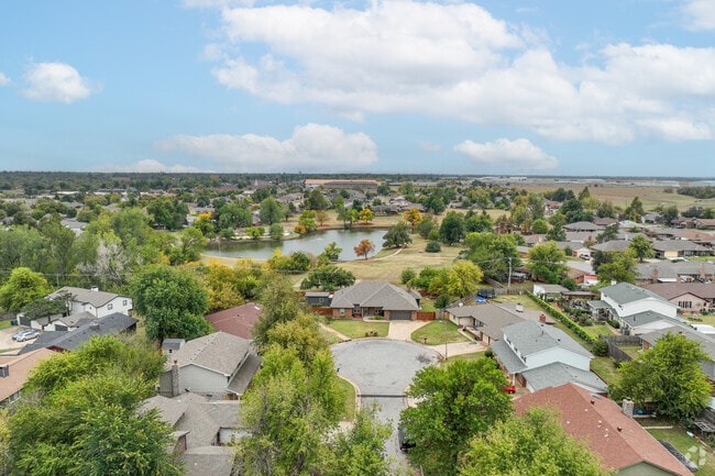 Knights Lake is a beautiful neighborhood just 15 miles from Oklahoma City.