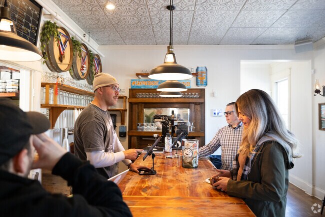 Back Bay's Farmhouse is near Charlestowne, offering beer, coffee, and cozy spaces.