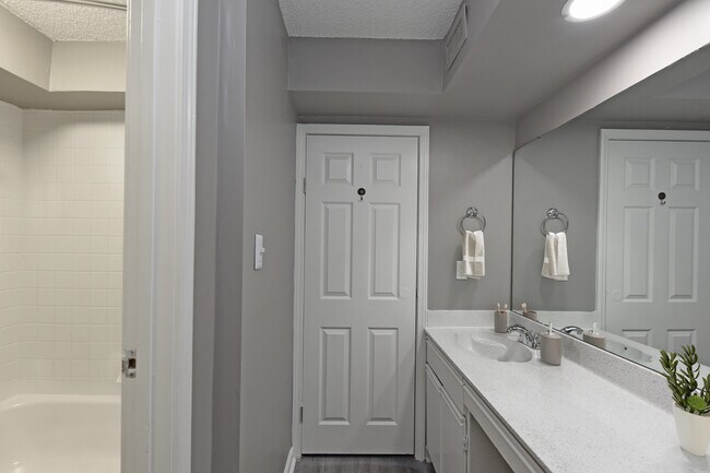 Colonial Estates, Cordova, TN 38016 - photo 7