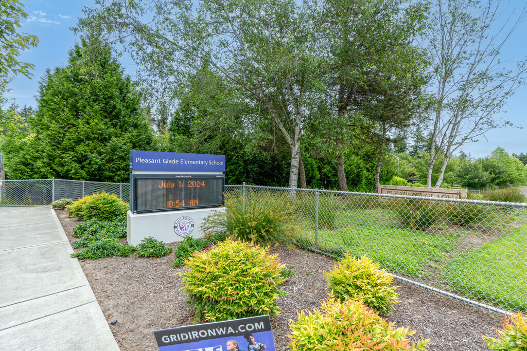 Pleasant Glade Elementary School has an enrollment of 448 students.