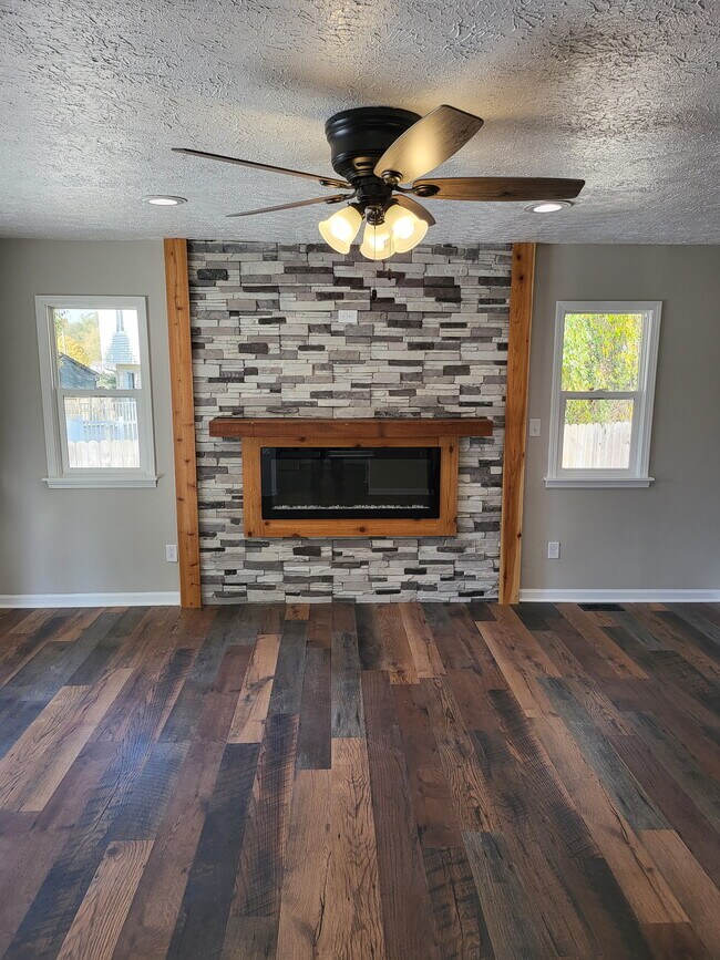 642 Echo Bend Blvd, Greenwood, IN 46142 - photo 3