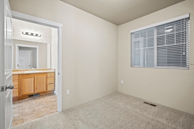 Charles Point, Medford, OR 97501 - photo 3