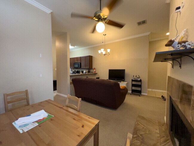 2802 Nueces St unit 112, Austin, TX 78705 - photo 3