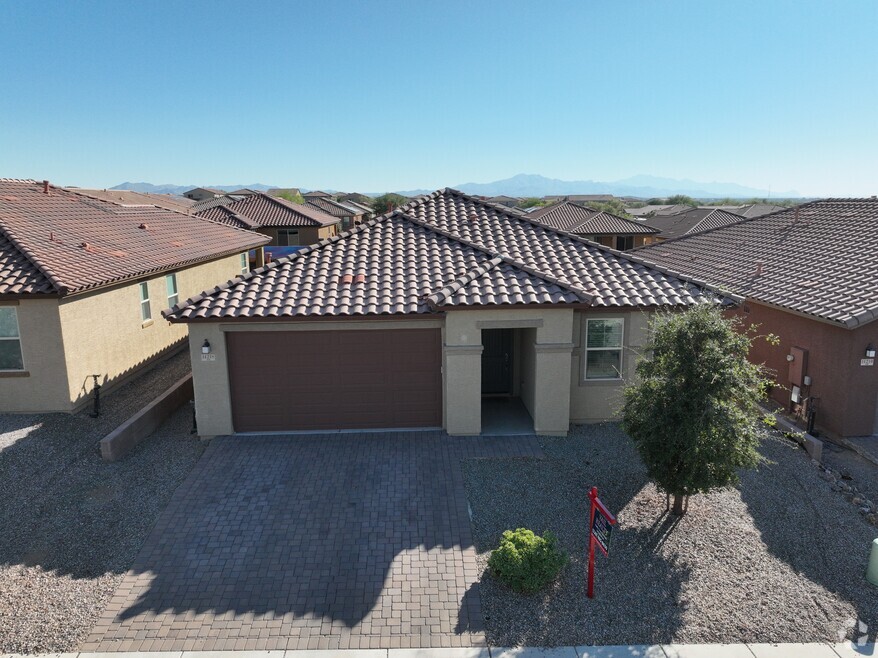 14218 E Adeline Dr, Vail, AZ 85641 - photo 2