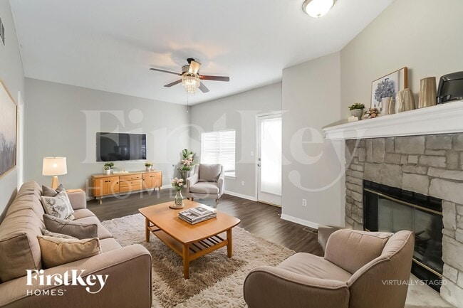 1611 Cooper Dr, Raymore, MO 64083 - photo 3