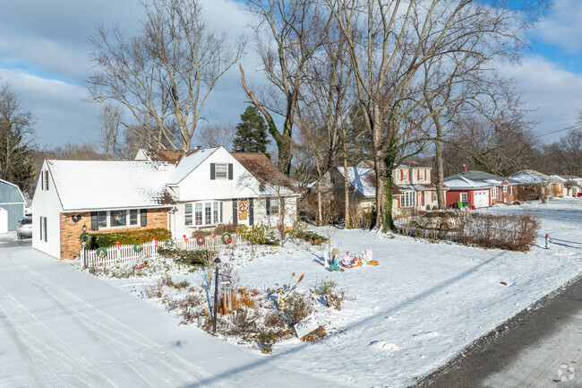 Homes neatly line the streets of Mayfield.