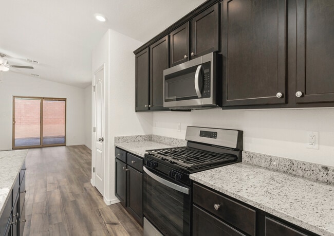 253 Wyatt Ave SW unit 37023272, Los Lunas, NM 87031 - photo 3