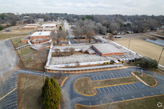Student pick up at T.E. Mabry Middle School