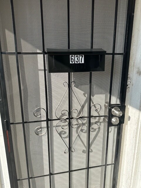 637 W 41st St unit 637 W. 41st Street, Los Angeles, CA 90037 - photo 2