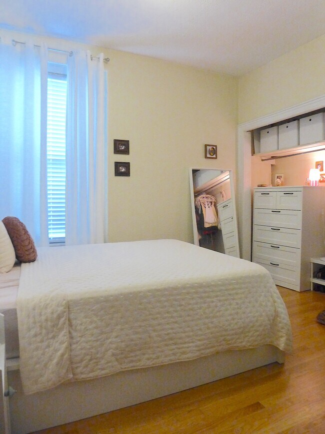 5 Warwick St, Roxbury Crossing, MA 02120 - photo 4