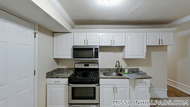 712 Shawmut Ave unit 1R, Roxbury, MA 02119 - photo 2