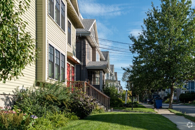 You'll enjoy the nearby neighborly presence in East Arlington.