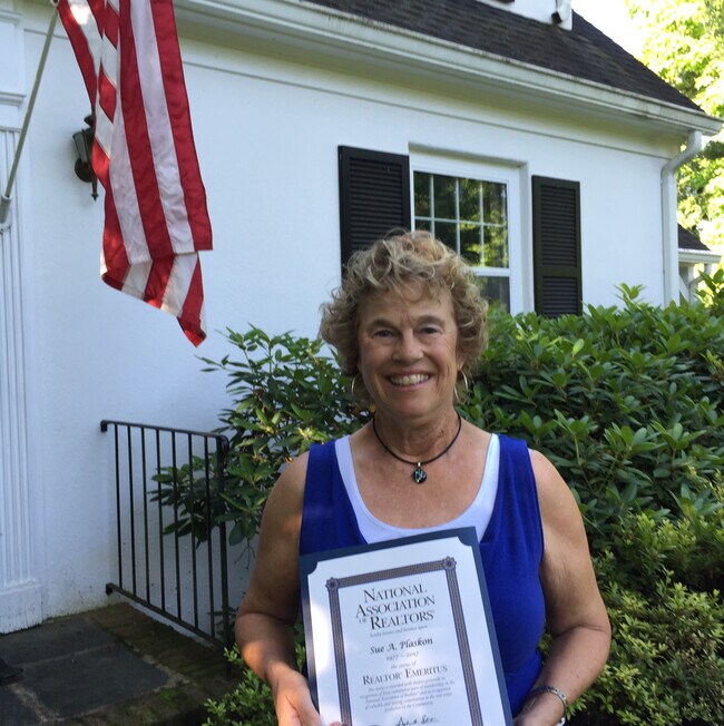 SUE PLASKON