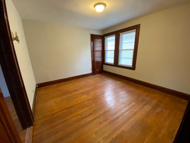 13 Clark Street - 1st Floor unit 2nd Floor, Ansonia, CT 06401 - photo 4
