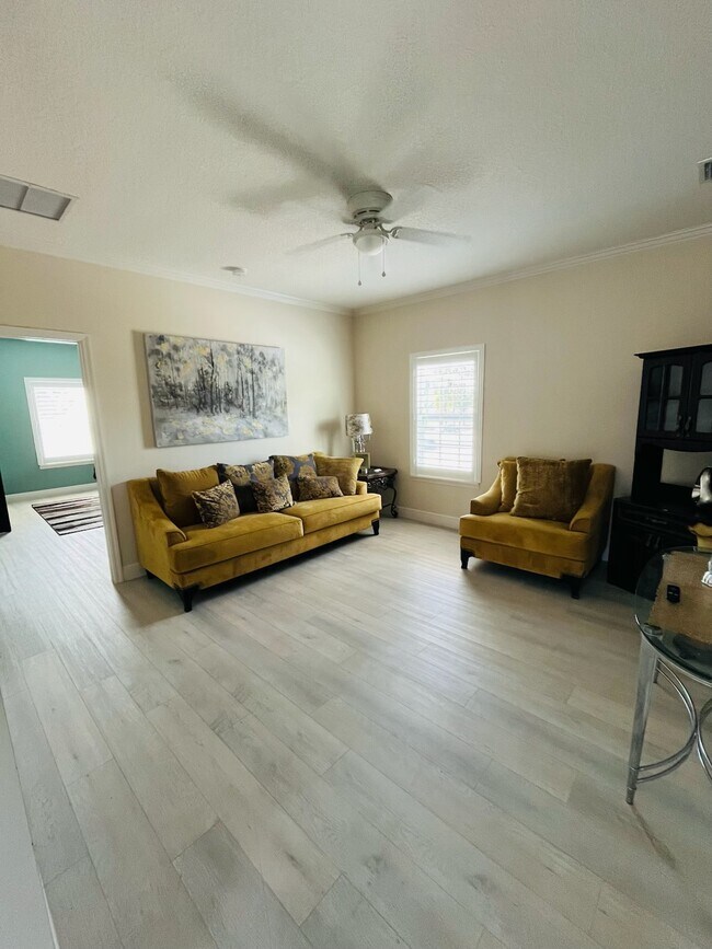 8640 Rockland Dr, Jacksonville, FL 32221 - photo 4