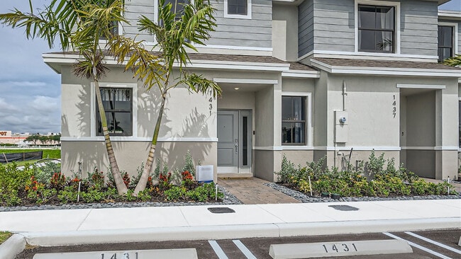 311 NE 16th St, Florida City, FL 33034 - photo 3