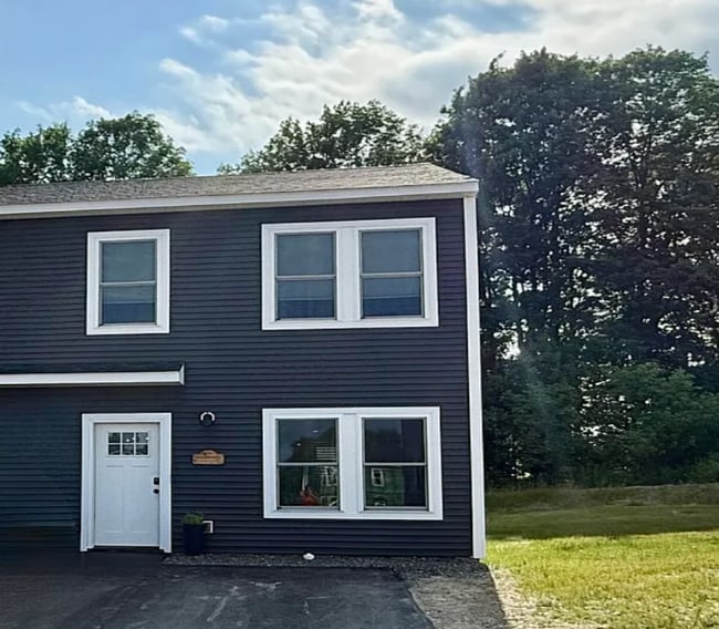 69 Wildwood Dr, Bangor, ME 04401 - photo 2