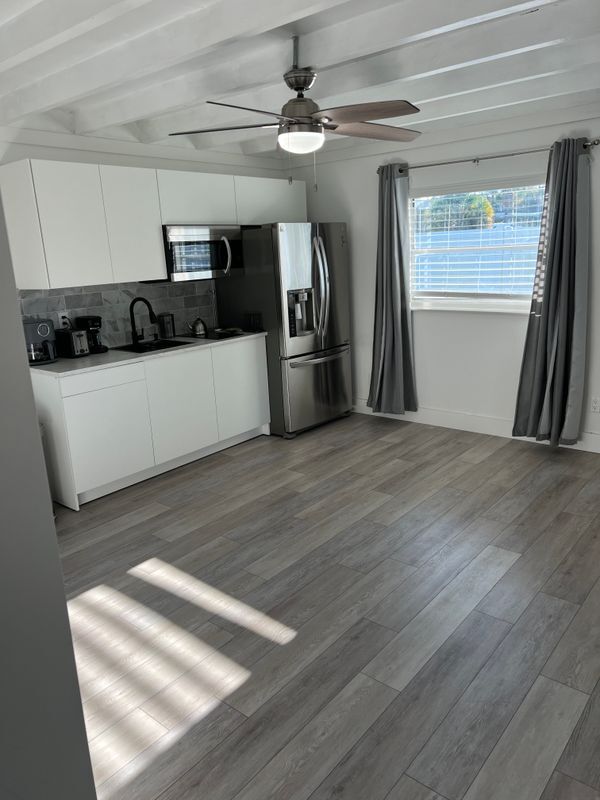 2300 NE 11th Ave, Wilton Manors, FL 33305