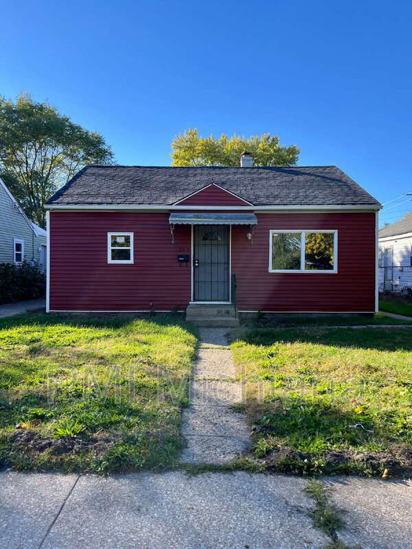 261 N Kenmore St, South Bend, IN 46619