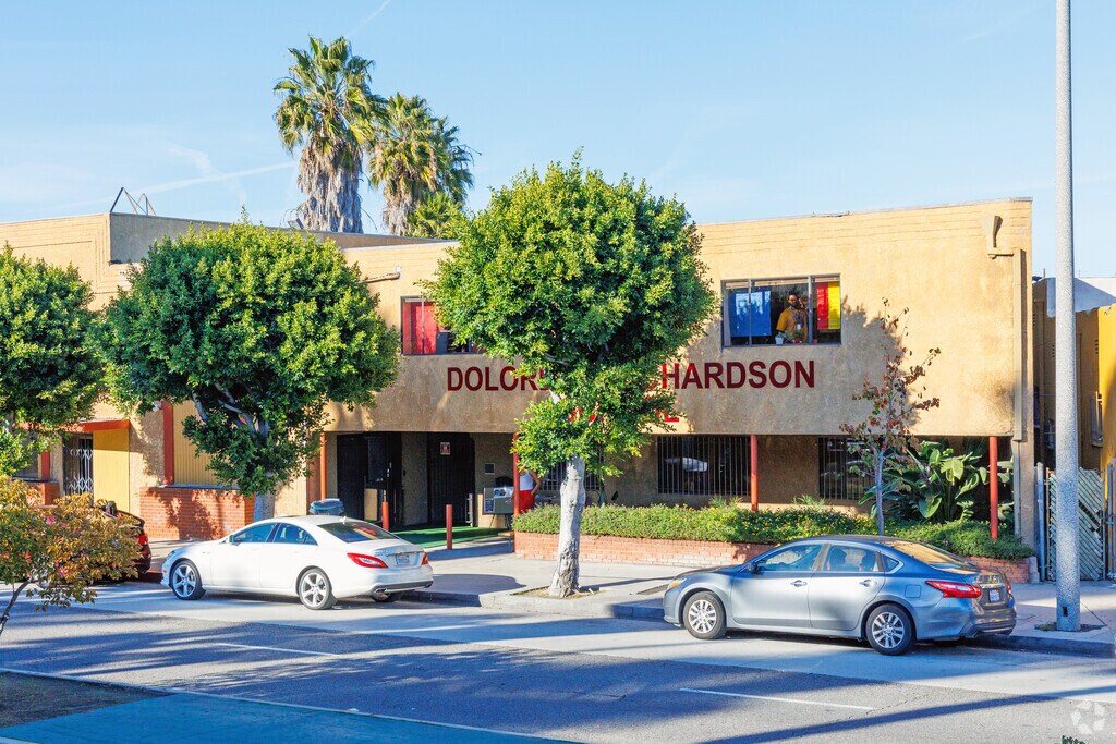 Dolores T Richardson School is a private elementary school in Inglewood.
