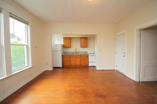 8007-8015-8015 N Denver Ave unit 6, Portland, OR 97217 - photo 6