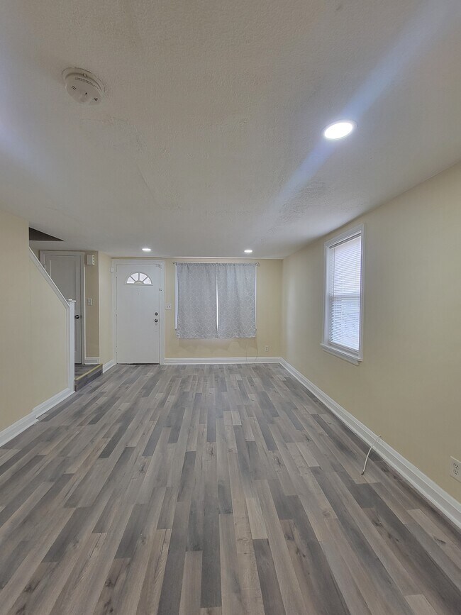 3226 Westmont Ave, Baltimore, MD 21216 - photo 6