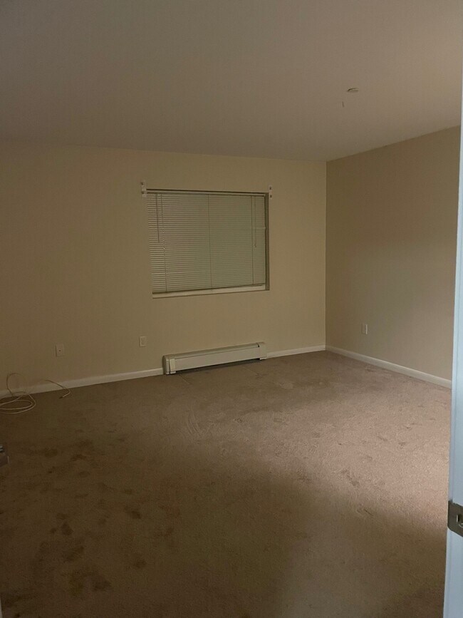 525 Crown St, Meriden, CT 06450 - photo 5